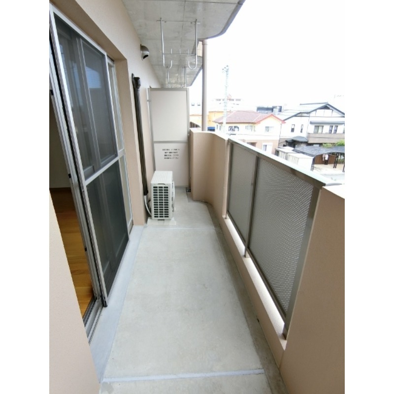 バルコニー　図面と現状に相違がある場合には現状を優先