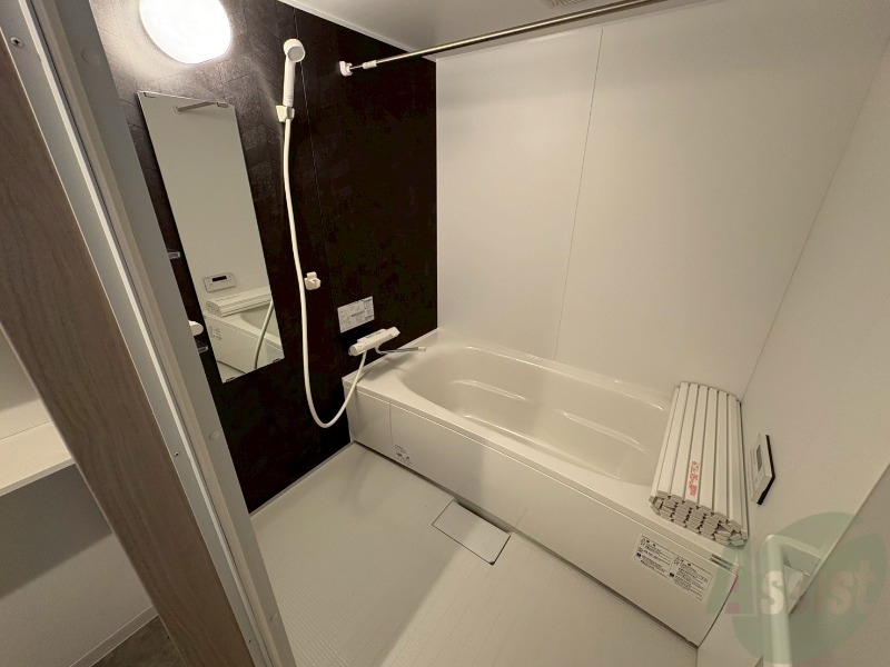 バス・シャワールーム　お風呂になります。一日の疲れを癒してくださいね。