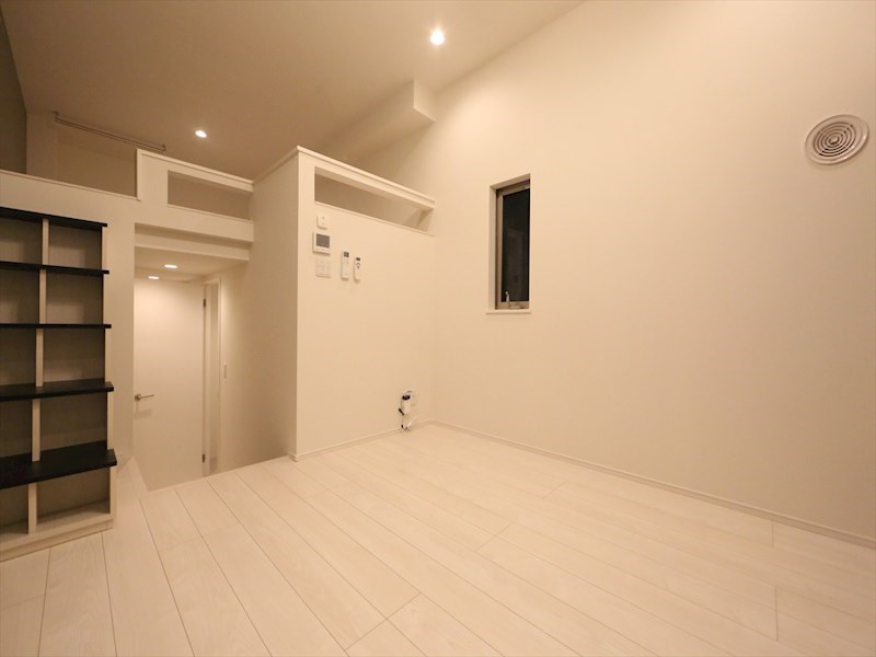 居室・リビング　洋室6帖　ロフト5.8帖（収納にも寝室にも使えます）