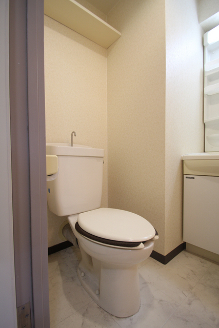 トイレ　※別室の参考写真です。