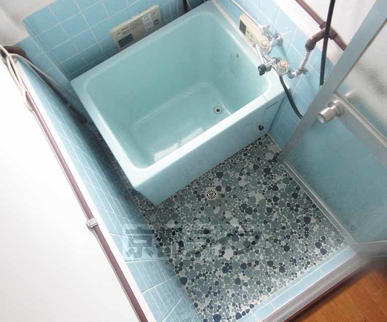 バス・シャワールーム　コンパクトなお風呂です