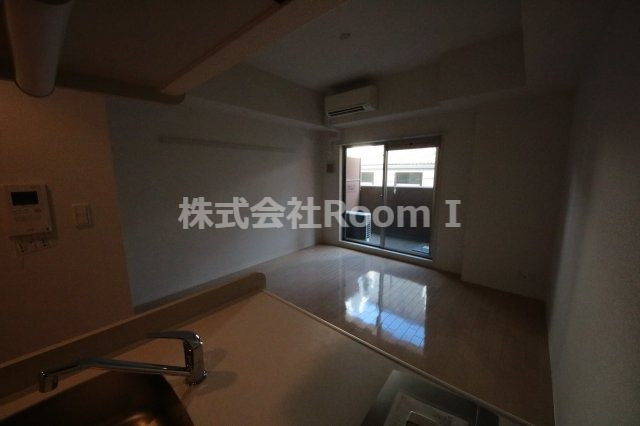 居室・リビング　こちらのリビングで趣味の時間をお楽しみください