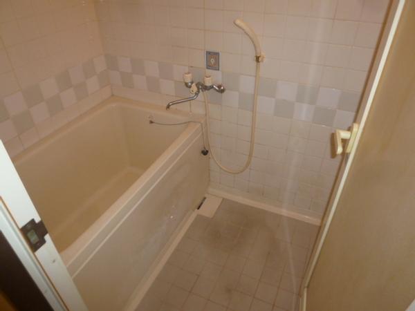 バス・シャワールーム　浴槽もゆったりしています♪