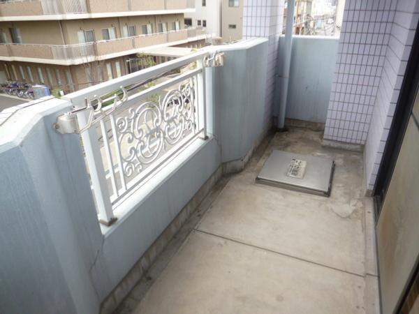 バルコニー　いっぱい洗濯物も干せますよ♪