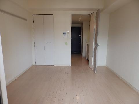 居室・リビング　室内