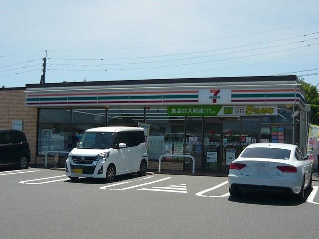 コンビニ　セブンイレブン吉野支所前店（コンビニ）まで2400m