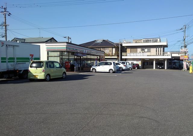 コンビニ　セブンイレブン大村竹松本町店（コンビニ）まで290m