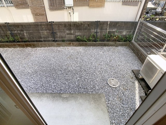 庭　2025年11月撮影