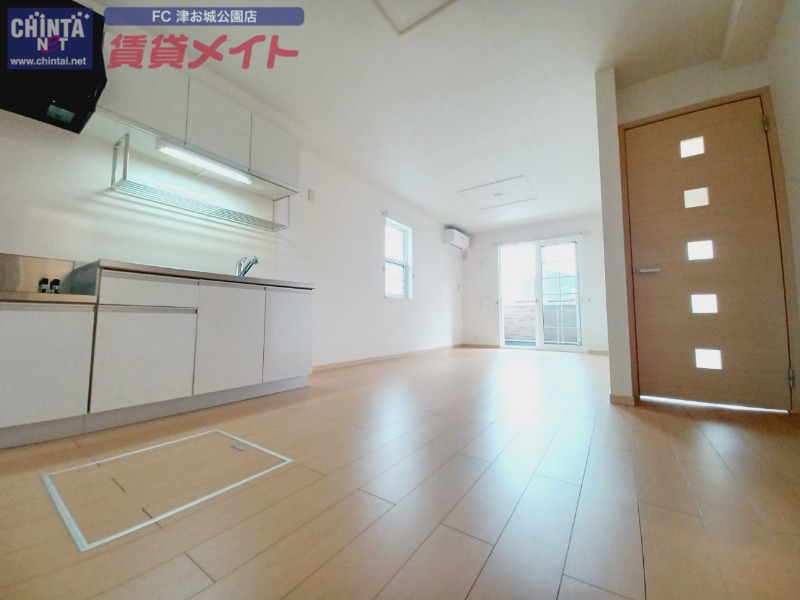 居室・リビング　同タイプの部屋写真です。