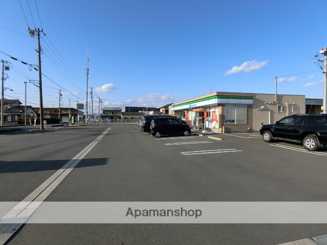 コンビニ　ファミリーマート（コンビニ）まで1254m