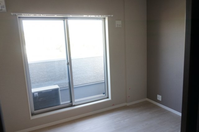 その他　こちらの居間で趣味の時間をお楽しみください