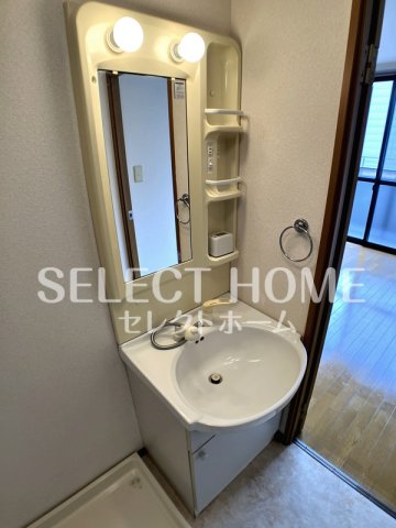 洗面設備　朝の支度にも助かる、独立の洗髪洗面化粧台