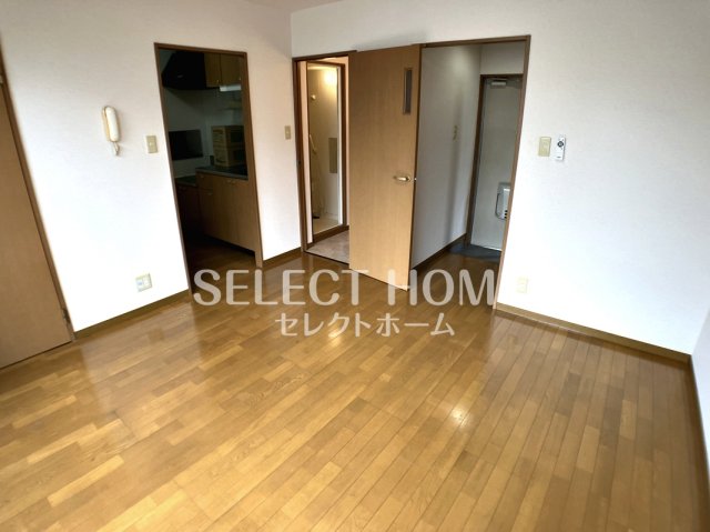 その他部屋・スペース　広くて明るい寝室