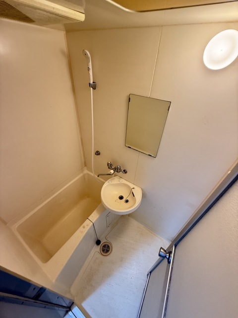 バス・シャワールーム　別部屋参考写真です