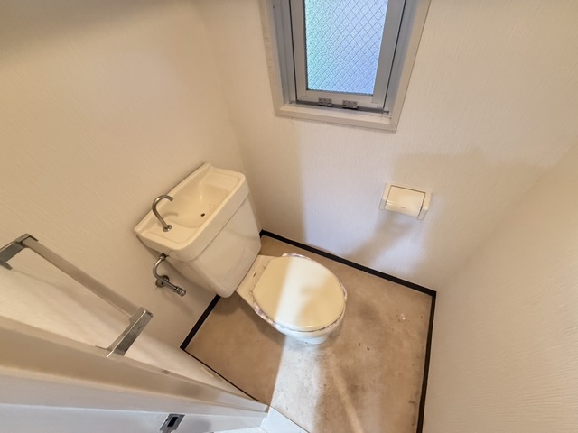 トイレ　別部屋参考写真です