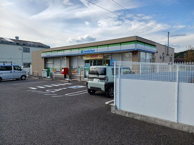 コンビニ　ファミリーマート那加前野店（コンビニ）まで500m