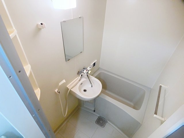 バス・シャワールーム　現況と異なる場合は現況を優先します。2025年12月撮影