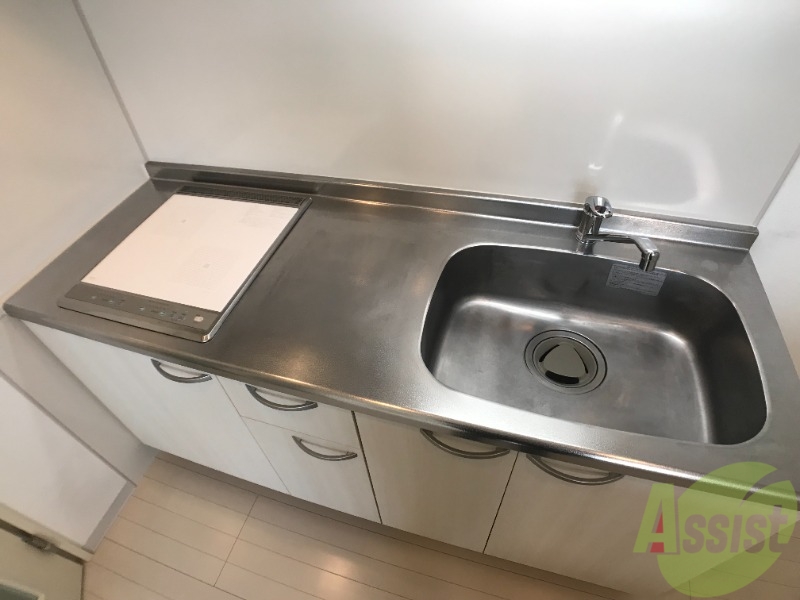 キッチン　キッチンはＩＨなのでお手入れがしやすそうですね。