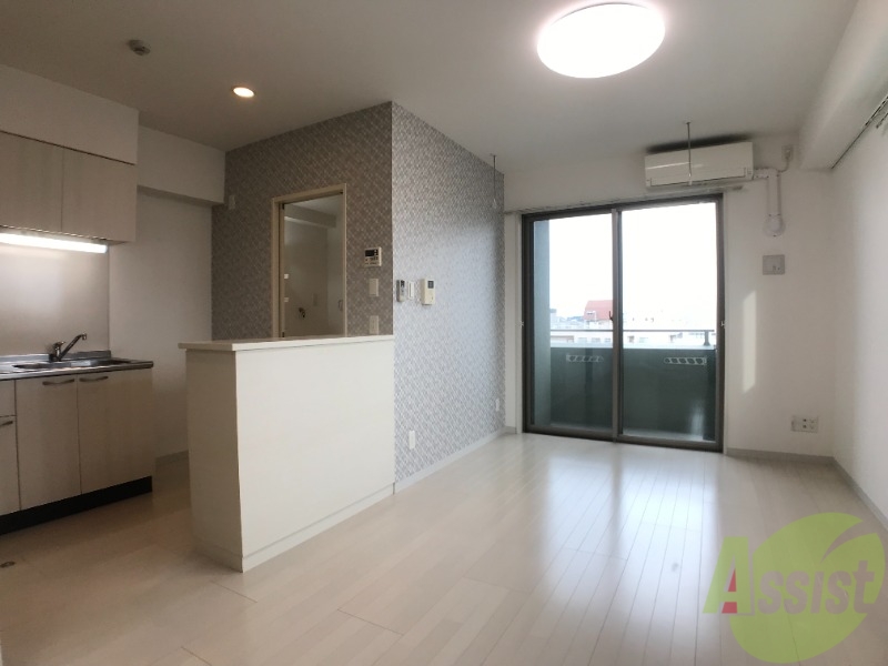 居室・リビング　９帖のＬＤＫです。広々としてきれいですね。