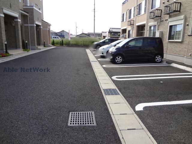 駐車場　駐車場