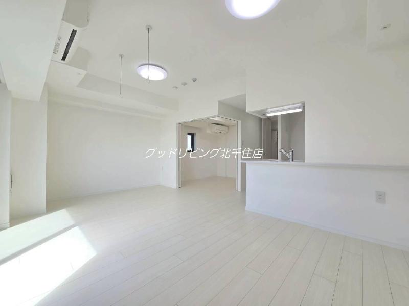 居室・リビング　2025/10/18　1202号室