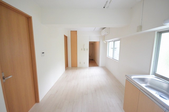 居室・リビング　別号室の写真です