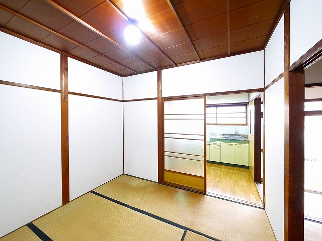 居室・リビング　い草の香りが落ち着く素敵な和室です