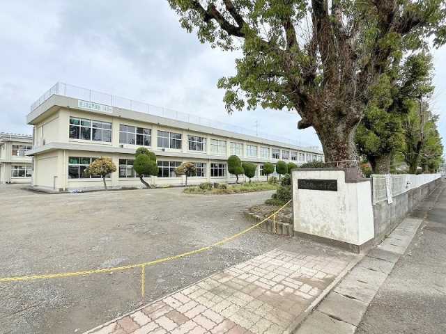 中学校　高鍋西中学校（中学校）まで590m
