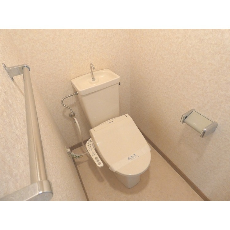 トイレ　ウォシュレット設置済み