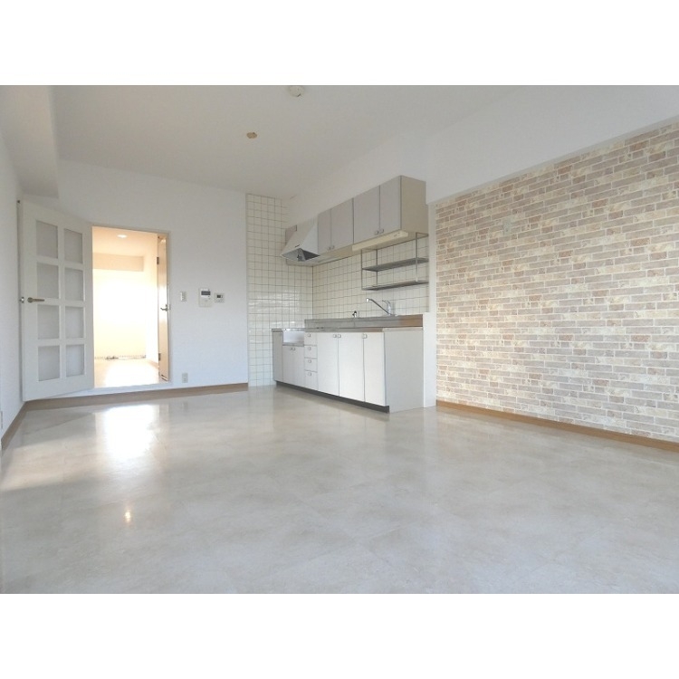 居室・リビング　広々１２帖のリビングです