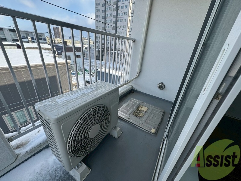 バルコニー　バルコニーは幅があり、広い印象を受けました。