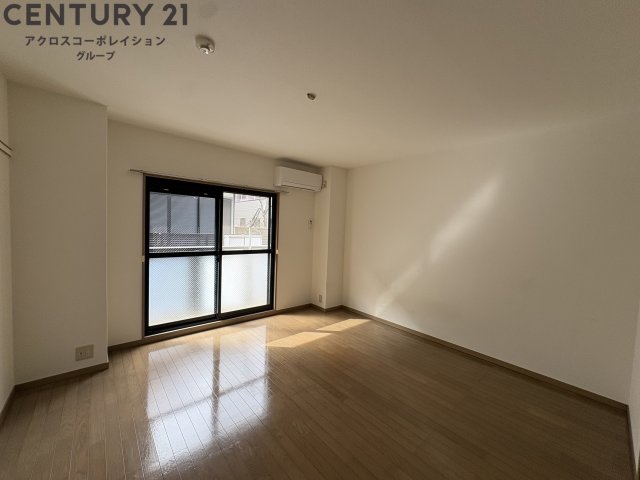 居室・リビング　エアコン付きの洋室です♪