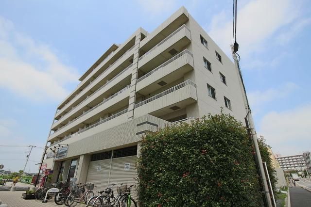 建物外観　オートロック完備