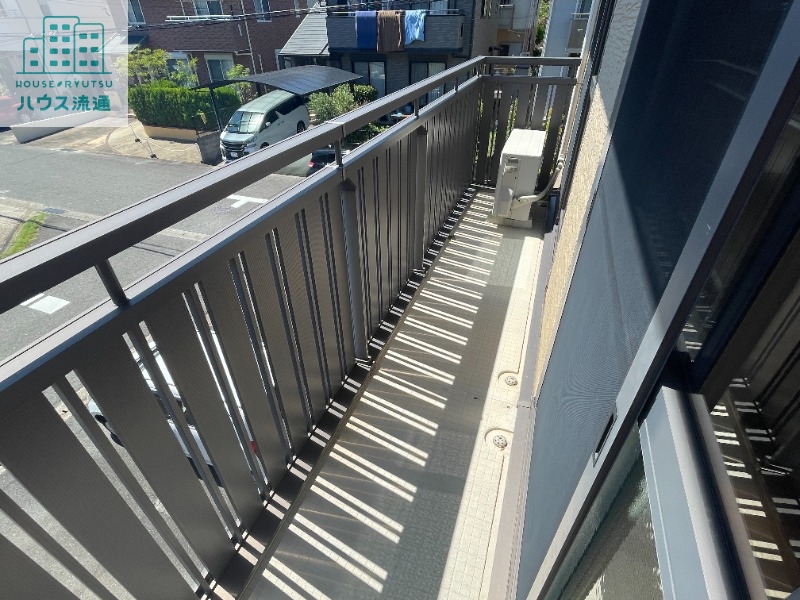 バルコニー　※別号室の写真になります。