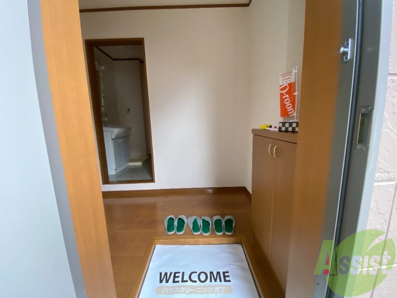 玄関　玄関の様子です。明るい印象ですね。気分もあがりそう。