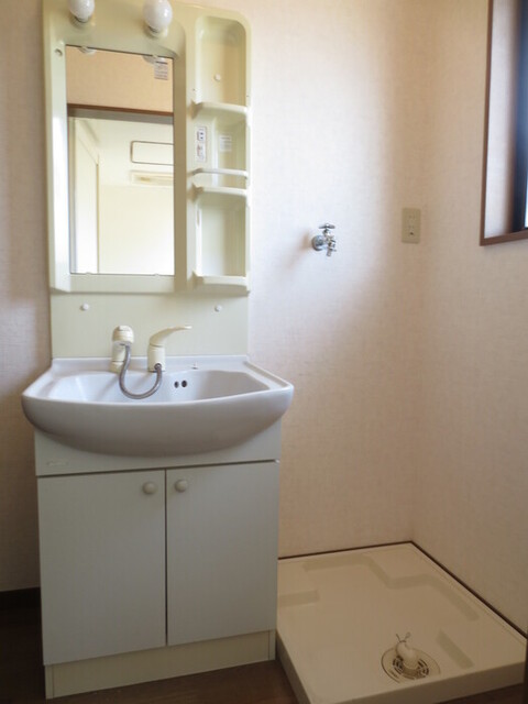 洗面設備　２０３　洗面台　洗濯機置き場