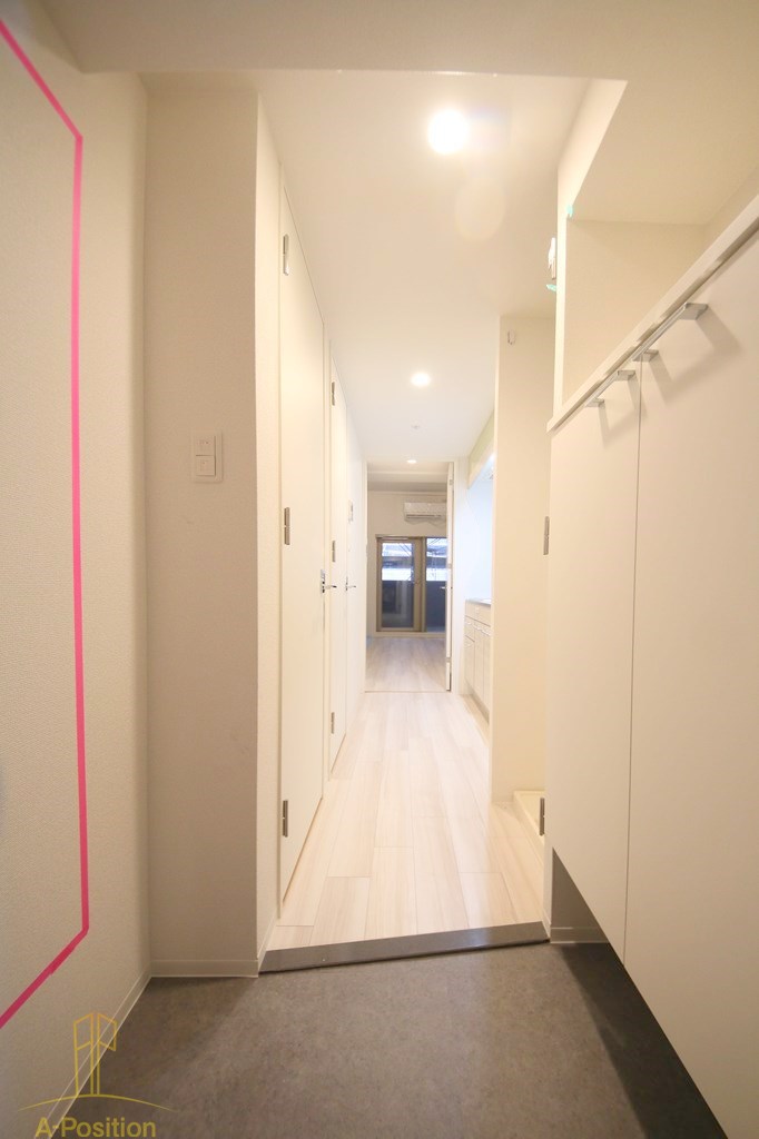 玄関　セレニテ本町東リアン