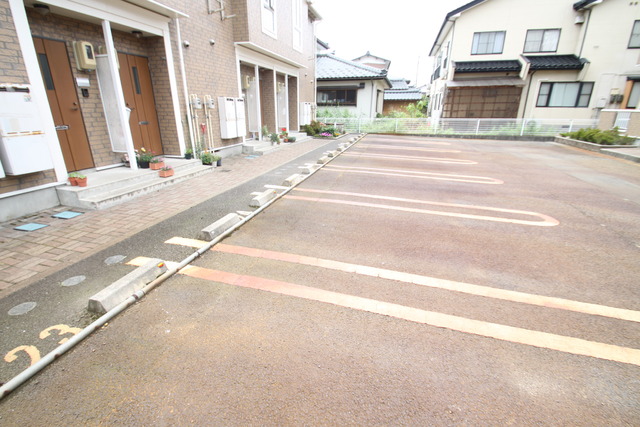 駐車場　消雪設備付です