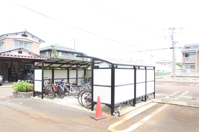 その他共有部分　日当たり良好な明るい室内です