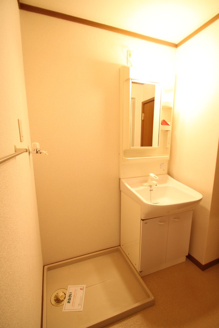 洗面設備　身支度に大活躍の洗面台付です