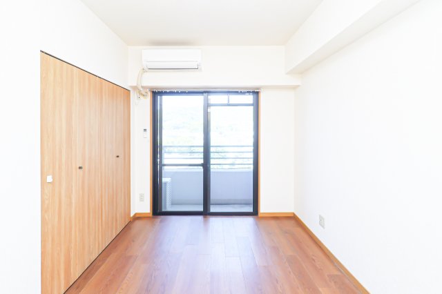 居室・リビング　別号室のものになります。現状優先。