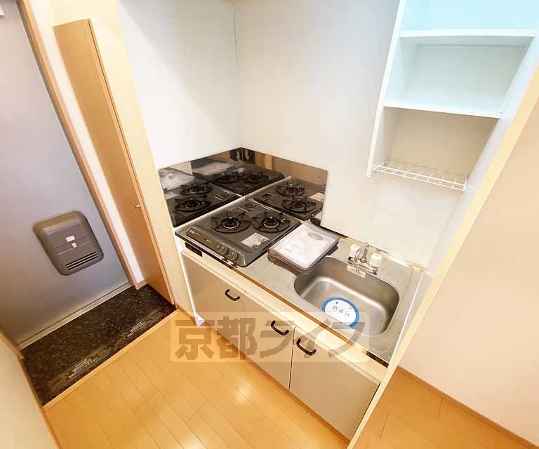 キッチン　ガスコンロ付きのキッチンです