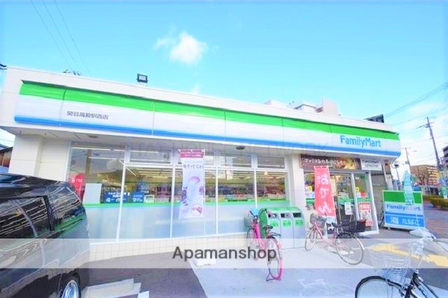 コンビニ　ファミリーマート（コンビニ）まで209m