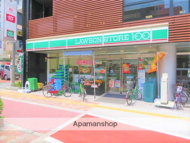 コンビニ　ローソンストア１００（コンビニ）まで330m