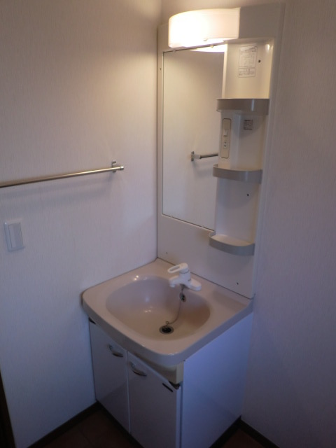 洗面設備　ゆったりとした洗面所