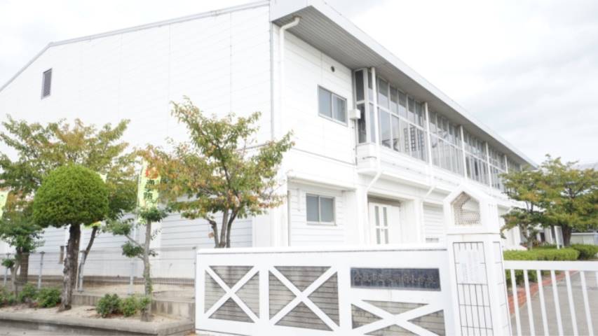 小学校　倉敷市立琴浦南小学校（小学校）まで83m