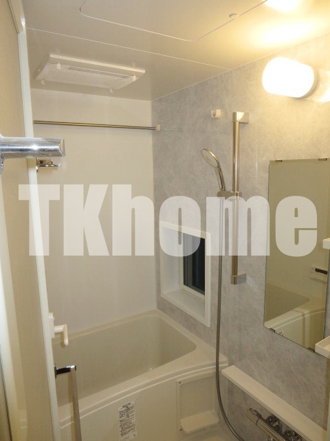 バス・シャワールーム　浴室乾燥機・追い焚き機能付き