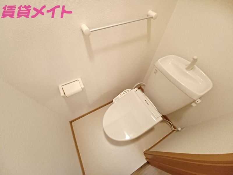 トイレ　同物件別室反転タイプ画像