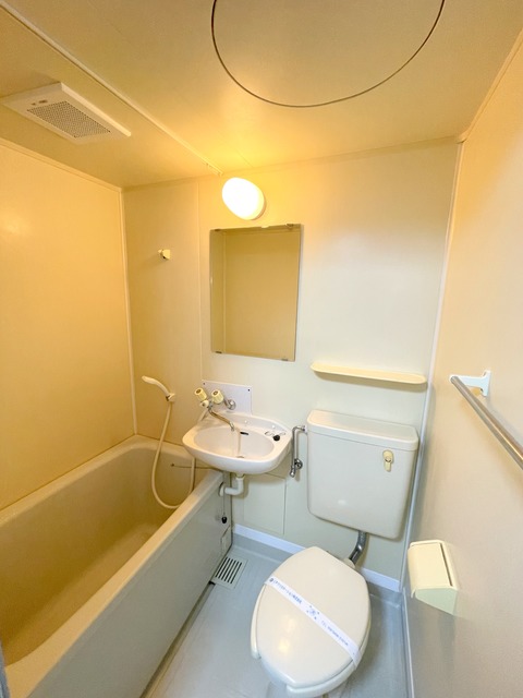 バス・シャワールーム　★機能的なユニットバス★