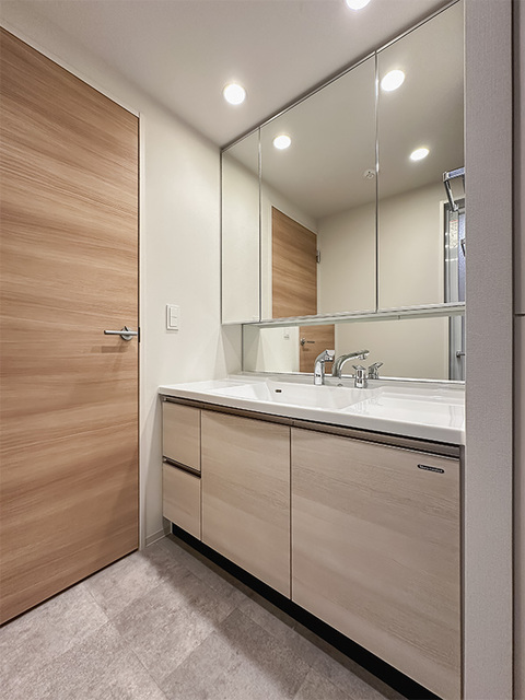 洗面設備　※写真は同タイプ住戸です。